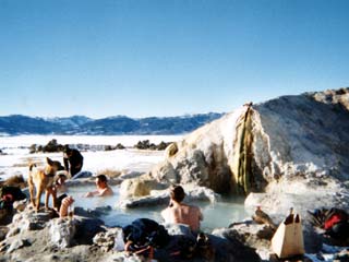 	Travertine Hot Springs　（アメリカ）	
